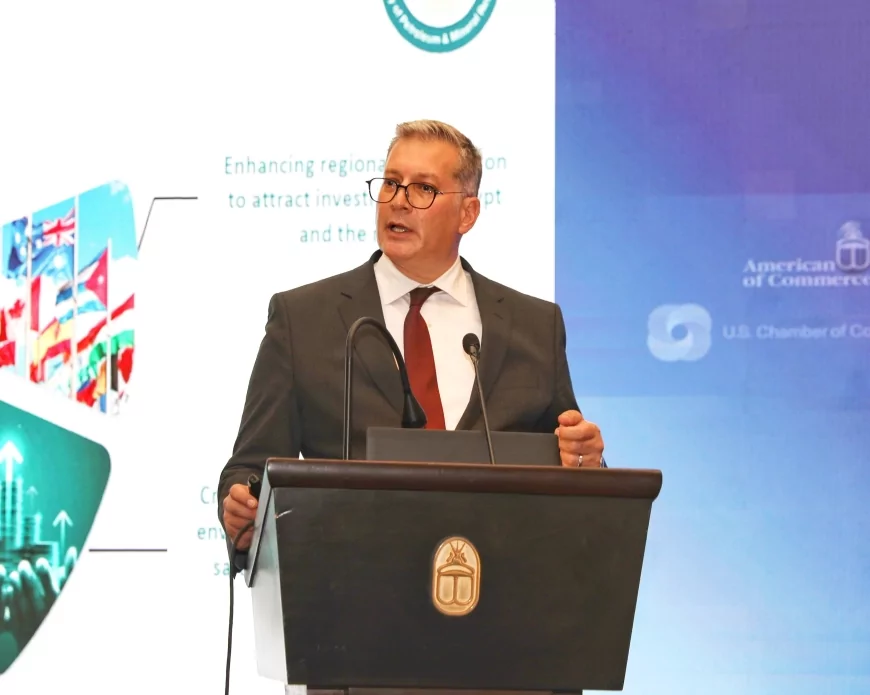وزير البترول والثروة المعدنية يشارك فى جلسة "الشراكة من أجل تعزيز ريادة مصر الإقليمية وتأمين احتياجات المستقبل من الطاقة"