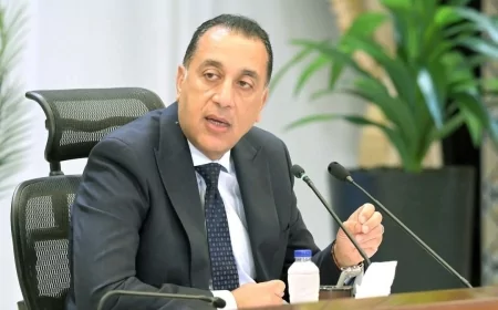 مدبولي يتفقد استعدادات استيراد الغاز الطبيعي بميناء السخنة