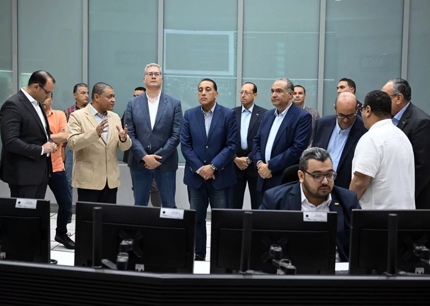 رئيس الوزراء يتابع جاهزية الشبكة القومية للغاز الطبيعي وتأمين الإمدادات من مركز التحكم