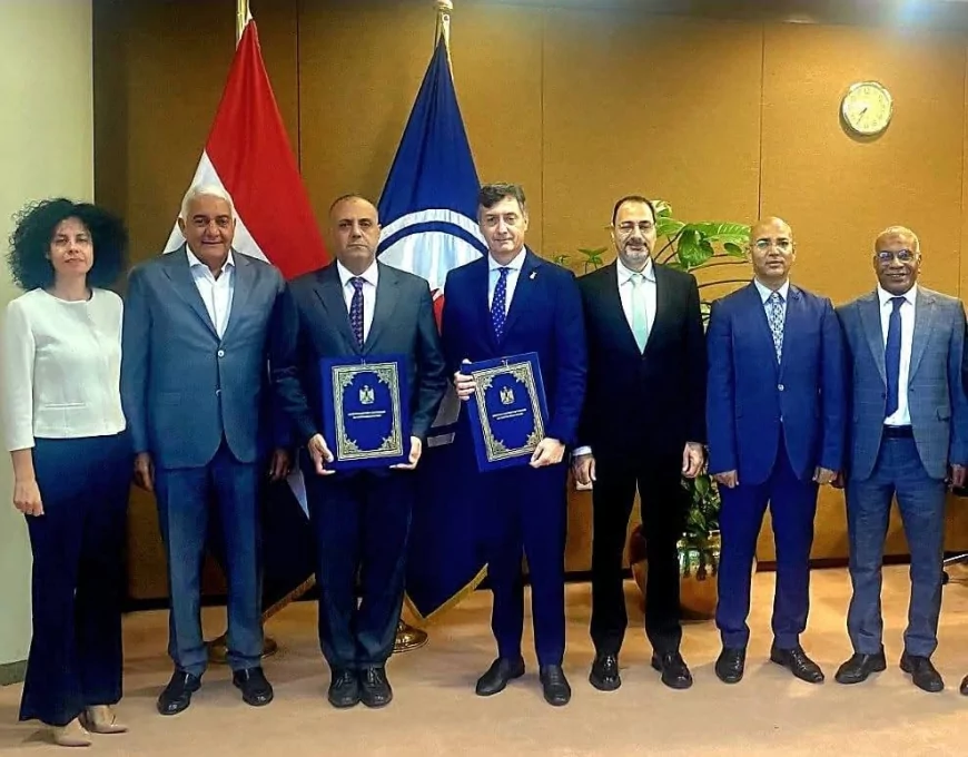 هيئة البترول و IEOC يوقعان مذكرة نوايا لتحسين المهارات الفنية والمهنية فى مجال السلامة