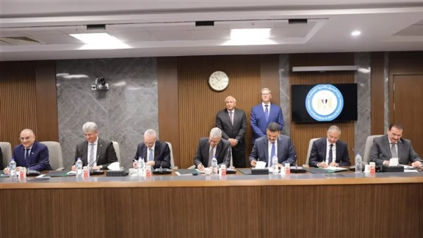 توقيع عقود تنفيذ مجمع إنتاج حامض الفوسفوريك بالوادي الجديد باستثمارات 658 مليون دولار