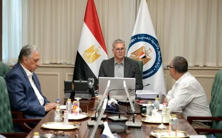 وزير البترول يتابع جهود البحث عن المفقودين بحادث البارج البحري "أدمارين 12" في خليج السويس
