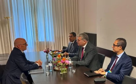 وزير البترول يبحث  تطوير علمليات البحث والتنقيب عن البترول والغاز مع مقاطعة ألبرتا الكندية