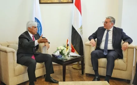 وزير البترول يبحث مع شركة IPIC سبل زيادة الاستثمارت في توطين الصناعة المحلية من احتياجات مشروعات البترول