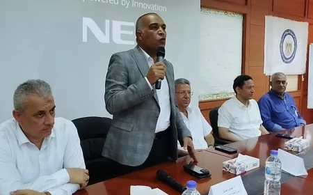 رئيس نقابة البترول يزور شركة الوسطاني ليلتقى بالعاملين و الاستماع إلى مطالبهم و مقترحاتهم