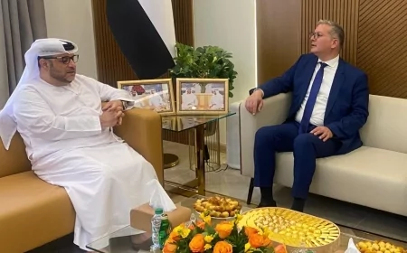 وزير البترول والثروة المعدنية يبحث مع مدير الديوان الأميري بالفجيرة تعزيز مجالات التعاون المشترك بين البلدين