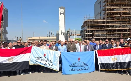 رئيس نقابة البترول يشارك العاملين بمنطقة مسطرد في التوافد على صناديق الاقتراع لليوم الثاني لانتخابات مجلس الشيوخ 2025