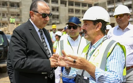 وزير قطاع الأعمال العام يتفقد مشروع إنشاء مجمع مدارس تنفذه شركة النصر للمقاولات بالجيزة