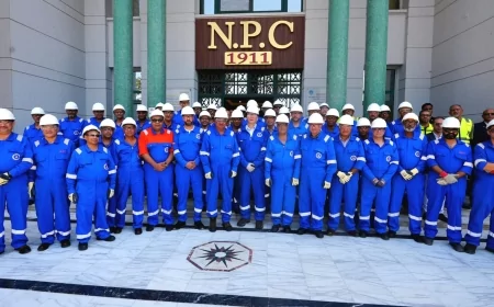 وزير البترول والثروة المعدنية يتفقد مشروعات زيادة الإنتاج بمعامل تكرير البترول بالسويس