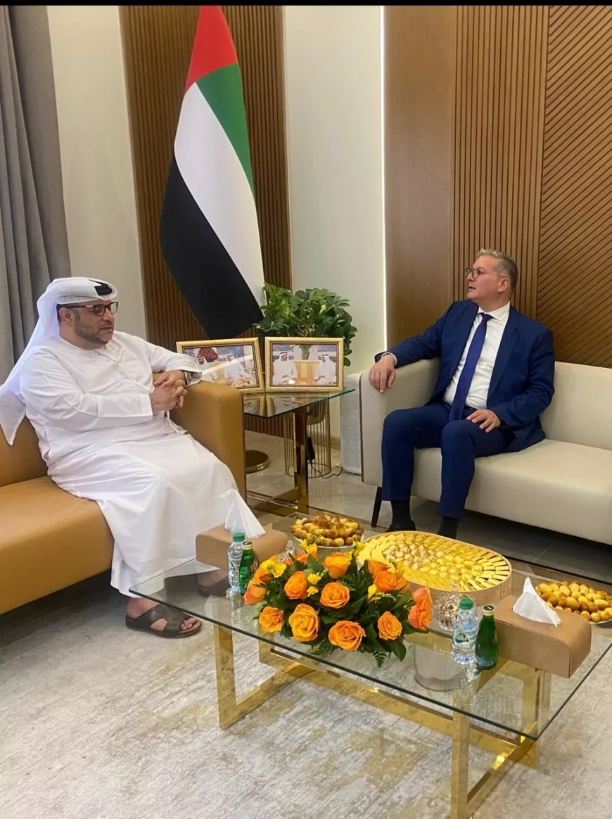 وزير البترول والثروة المعدنية يبحث مع مدير الديوان الأميري بالفجيرة تعزيز مجالات التعاون المشترك بين البلدين