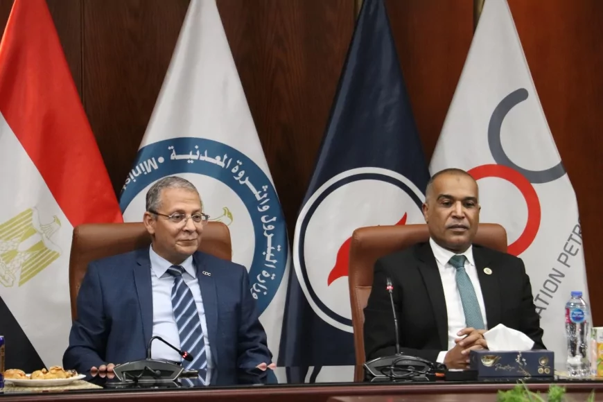 بروتوكول تعاون بين النقابة العامة للبترول و”التعاون للبترول” يمنح العاملين خصم 12% وتقسيط المشتريات حتى 10 آلاف جنيه على ستة أشهر