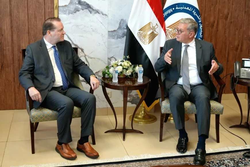 وزير البترول والثروة المعدنية يبحث مع انرجوس العالمية التعاون القائم في سفن التغييز 