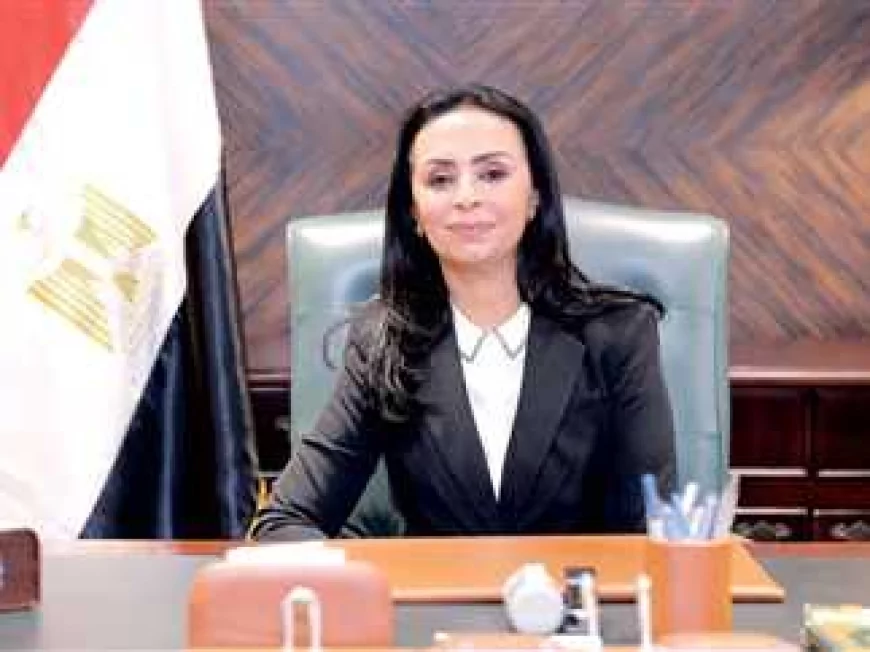 وزيرة التضامن الاجتماعي تتابع تداعيات حادث انقلاب عربات قطار بمحافظة مطروح