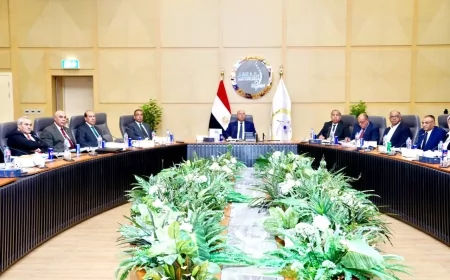 الفريق كامل الوزير يترأس اجتماع الجمعية العامة للشركة القابضة للطرق والكباري