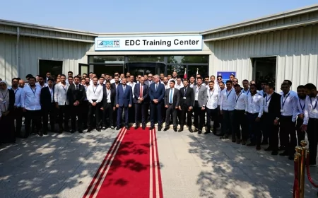 وزيرا البترول والعمل يُسلمان شهادات لأوائل خريجى دورات تدريب مجانية في مجالات الحفر والخدمات البترولية بمركز "شركة الحفر المصرية".