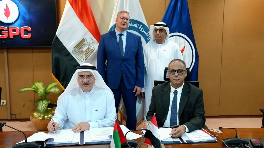 وزارة البترول والثروة المعدنية توقع 3 اتفاقيات جديدة للبحث عن البترول والغاز  باستثمارات تزيد عن 121 مليون دولار