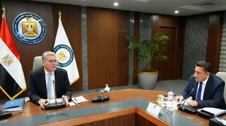 وزير البترول يثني علي شركة بترول الصحراء الغربية.. ويعتبرها من افصل 5 شركات نجحت في زيادة الإنتاج