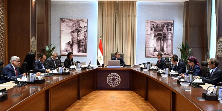 رئيس الوزراء يتابع خطة الاستفادة من المقرات الحكومية الفارغة
