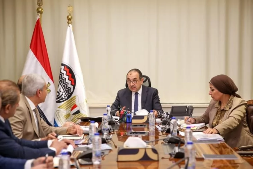 وزير قطاع الأعمال العام يتابع مشروعات "النصر للإسكان" ويؤكد على تحسين الأداء وخدمة العملاء