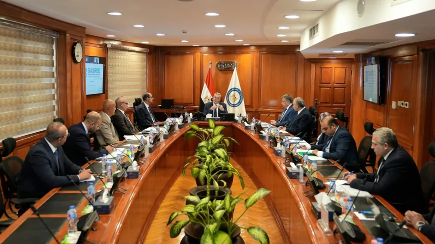 جهاز تنظيم سوق الغاز يناقش موضوعات استراتيجية لدعم التنافسية والصناعة