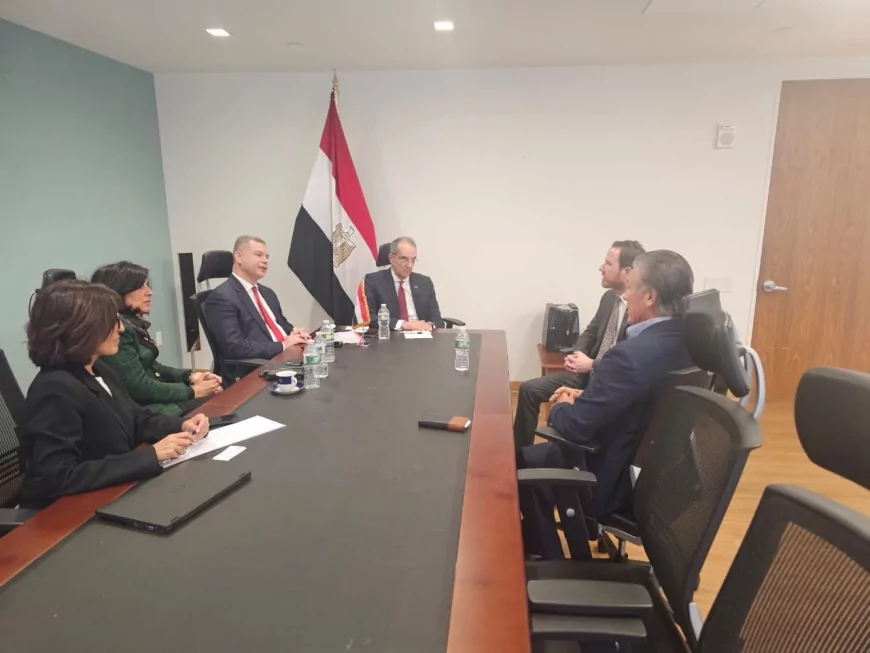 وزير الاتصالات يبحث تعزيز التعاون مع شركات "سيسكو" و"فودافون" و"آيكور" في أمريكا