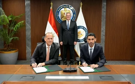 وزير البترول والثروة المعدنية يشهد توقيع عقد أعمال الحفر بين بي بي وفالاريس لخمس آبار جديدة للغاز بالبحر المتوسط
