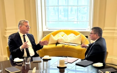 على هامش منتدى الطاقة في لندن .. وزير البترول والثروة المعدنية يبحث مع بيكر هيوز العالمية تعزيز التعاون التكنولوجي لزيادة الإنتاج وخفض الانبعاثات