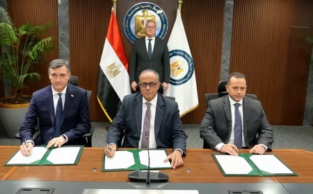 وزير البترول والثروة المعدنية يشهد توقيع تمديد عقد تنمية حقل بلطيم شرق بين هيئة البترول وشركتي "إيني" و"بي بي"