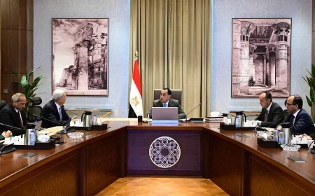 رئيس الوزراء يستعرض جهود وخطوات تحسين الخدمات المقدمة إلكترونيا للمواطنين والمستثمرين