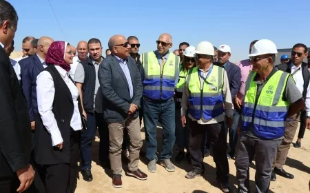 وزير الكهرباء يتفقد "أبراج عبور قناة السويس" استعداداً لبدء تشغيل خط الربط المصري السعودي قبل نهاية العام