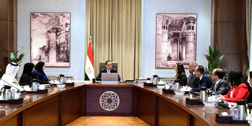 رئيس الوزراء يلتقي وزيرة الدولة للتعاون الدولي بوزارة الخارجية القطرية والوفد المرافق لها