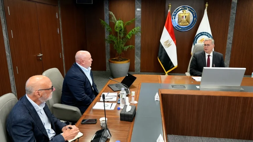 وزير البترول يلتقي شركات تعدين أسترالية لبحث الاستثمار.. ويؤكد مصر ملتزمة بتوفير بيئة جاذبة