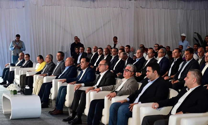 بعد توقف لأكثر من عامين.. رئيس الوزراء يشهد إعادة تشغيل مصنع "إيجيبت أنود" في السخنة