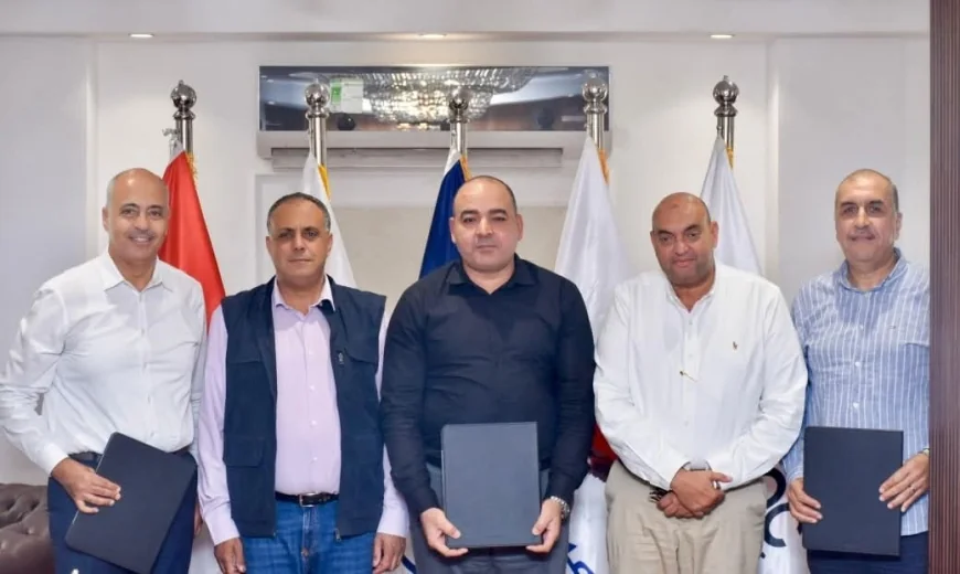 "أموك" و"ميدور" توقعان اتفاقًا لإنتاج سولار بالمواصفات العالمية