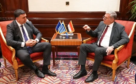 وزير البترول يبحث مع نظيره اليوناني التعاون في مشروعات الطاقة ونقل الغاز إلى أوروبا