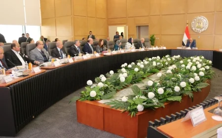 خلال ترأسه الجمعية العامة للشركة المصرية لنقل الكهرباء.. وزير الكهرباء والطاقة المتجددة : التحول من شبكة نمطية إلى شبكة ذكية قادرة على استيعاب القدرات التوليدية الكبيرة