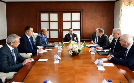 رئيس الوزراء يبحث مع مدير "روساتوم" مستجدات تنفيذ محطة الضبعة النووية