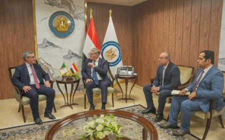 وزير البترول يبحث مع سفير الجزائر تعزيز التعاون في مشروعات البترول والغاز
