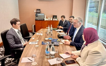 وزير البترول والثروة المعدنية يبحث فرص التعاون في المعادن الحيوية والنادرة مع شركة هانتر الأسترالية 