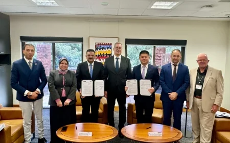 اتفاق مصري – أسترالي لتطوير الكوادر التعدينية.. وزير البترول يشهد توقيع خطاب النوايا مع جامعة كيرتن