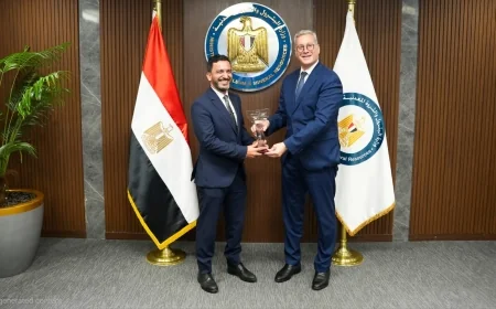 ​وزير البترول يكرّم مهند عاطف لفوزه بجائزة "أفضل وكيل ذكاء اصطناعي" عالمياً