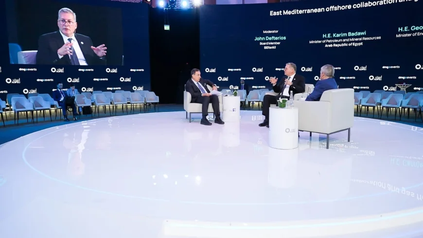 وزير البترول والثروة المعدنية يستعرض دور مصر كمحور إقليمي لنقل وتداول الطاقة أمام مؤتمر أديبك 2025