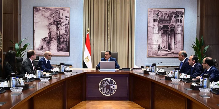 رئيس الوزراء يؤكد دعم مصر لآليات التحكيم الدولي في لقاءه مع سكرتير عام المحكمة الدائمة للتحكيم