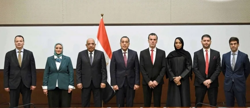 مصر توقع اتفاقية مع شركة إماراتية لتنفيذ الدراسات النهائية لمشروع الربط الكهربائي مع أوروبا عبر إيطاليا
