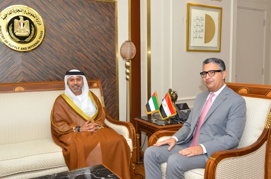 وزير التموين يبحث مع سفير الإمارات تعزيز التعاون في الأمن الغذائي والمناطق اللوجستية