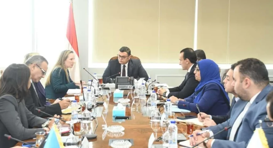 وزير الإسكان يبحث مع البنك الدولي تعزيز التعاون في "المدن الذكية" و"الإدارة المتكاملة للأراضي"