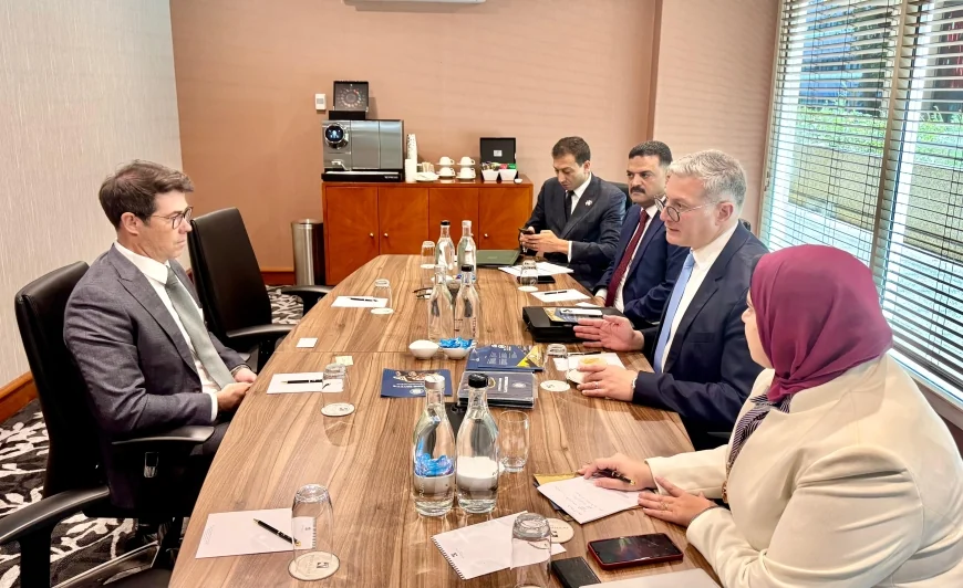 وزير البترول والثروة المعدنية يبحث فرص التعاون في المعادن الحيوية والنادرة مع شركة هانتر الأسترالية 