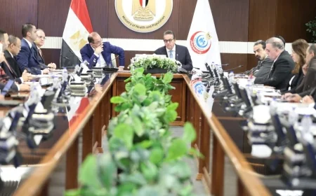 نائب رئيس الوزراء ووزير الصحة يبحث انتظام سلاسل توريد الأدوية والمستلزمات الطبية