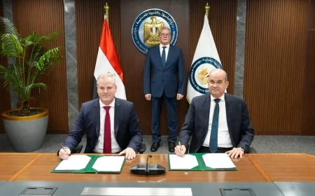 أول مشروع من نوعه في مصر .. وزير البترول والثروة المعدنية يشهد توقيع عقد رخصة إنتاج وقود الطائرات المستدام