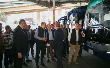 وزير قطاع الأعمال العام يتفقد مركبات سياحية جديدة وورش الصيانة ويؤكد دعم التصنيع المحلي وتحسين جودة الخدمات